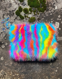 Magic Fluff Puff Clutch